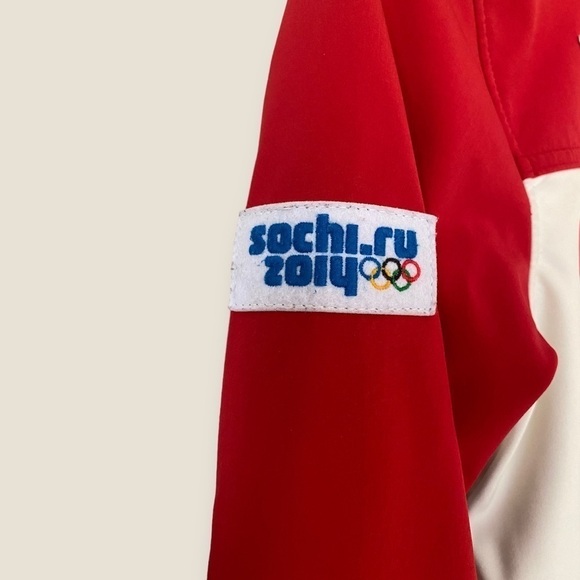 Team Canada 2014 Winter Games Olympic Team Jacket - Picture 5 of 13
